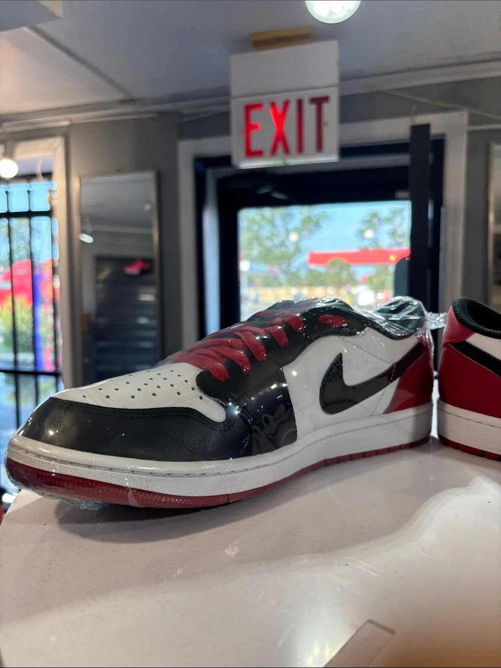 Air Jordan 1 Retro Low OG size 11.5 Like New